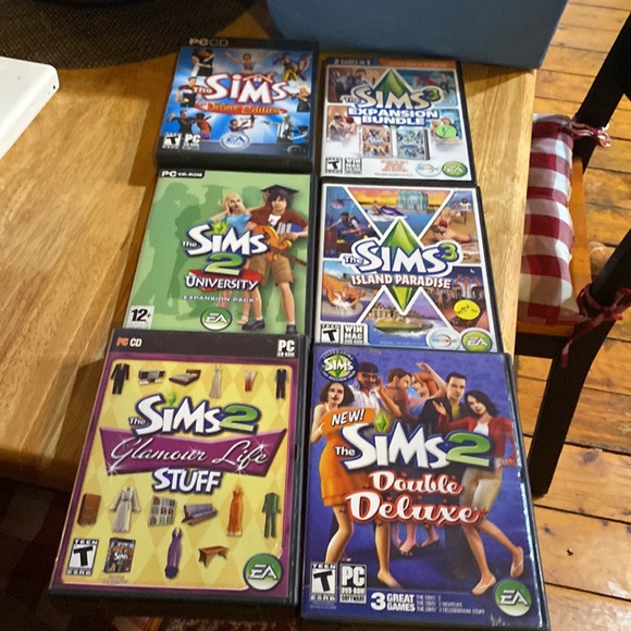 Sims games - Picture 2 of 2